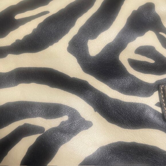 Dooney & Bourke Zebra Print Large Leather Tote Shoulder Bag Purse With Dust Bag - Picture 2 of 16